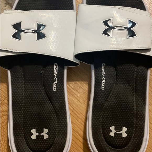 Under Armor Slides - Picture 1 of 3